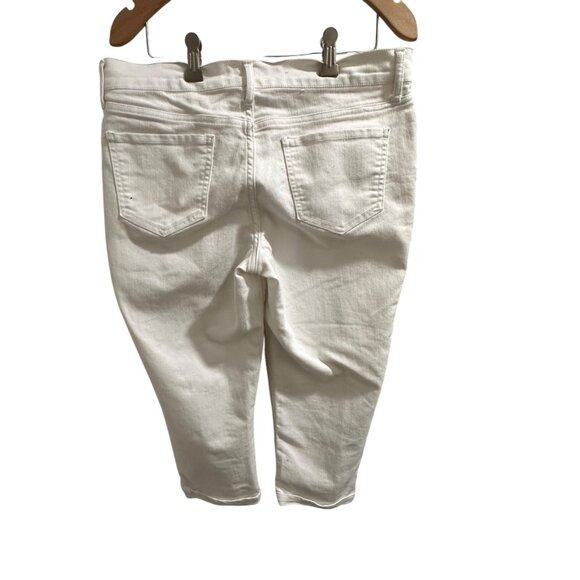 ๐ 2/$20 ๐ Old Navy The Sweetheart White Capri Jeans Size 6 - Picture 3 of 6